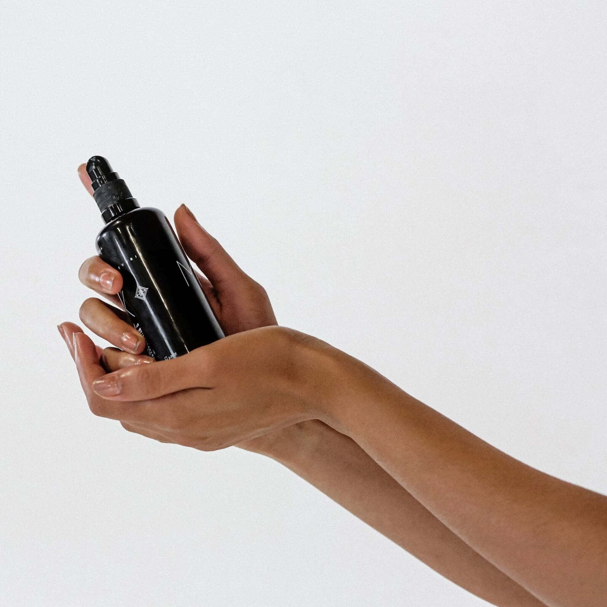 Reverie award-winning leave-in treatment anti-frizz silicone-free heat protection amino acids hair care Botā France UK