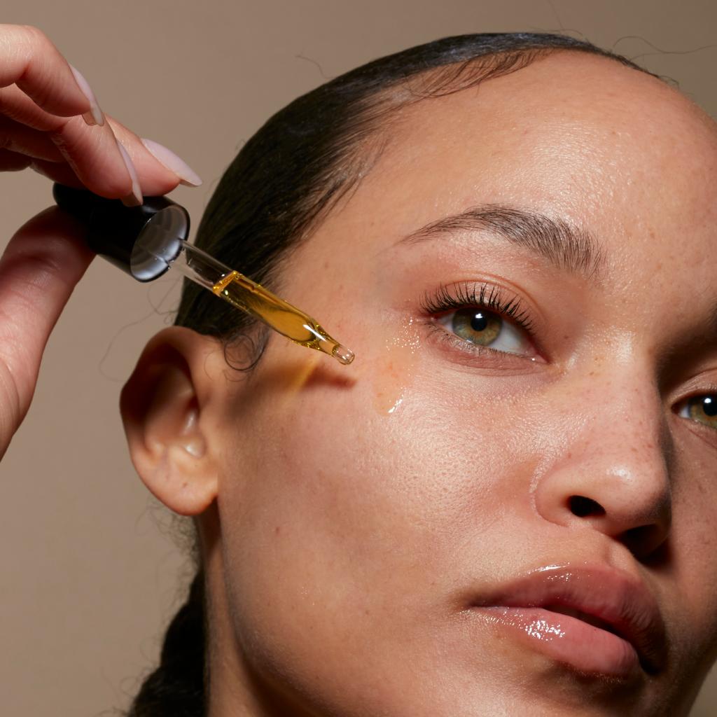 How to apply face oils for dry skin natural facial oils application guide for glowing healthy skin Bota